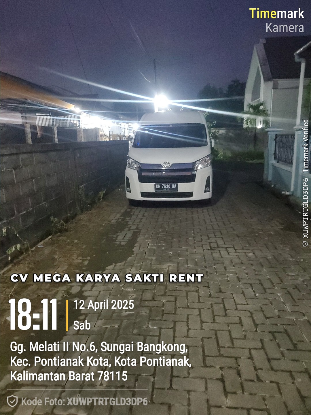Hiace tampak samping